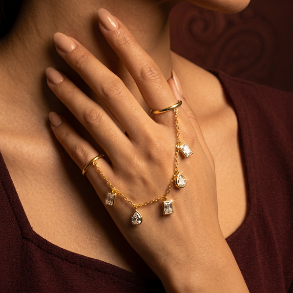 Cleo Drizzle Adjustable Chain Ring