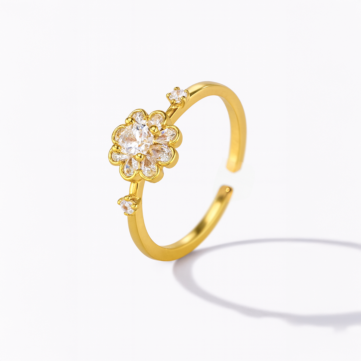 Gold ring with floral design
