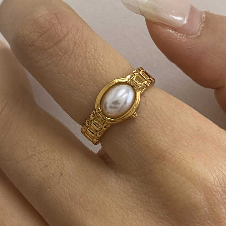 Diana Gold Pearl Fashion Ring