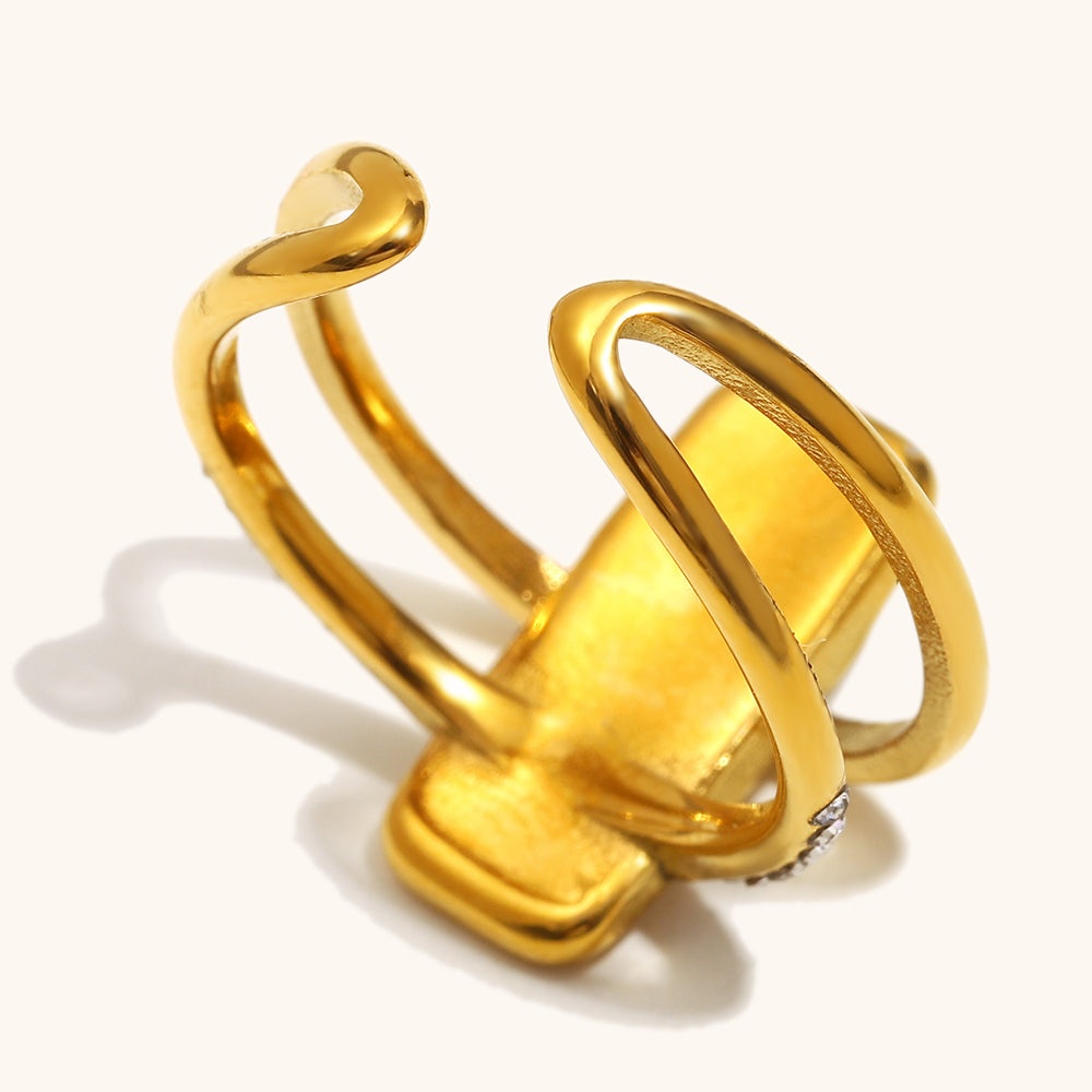 unique gold ring with crystal stone pattern stylish design