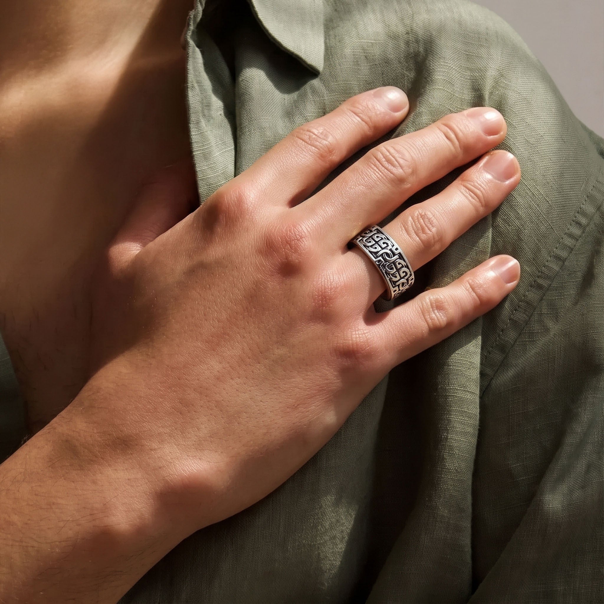 Arvik Engraved Men's Square Ring