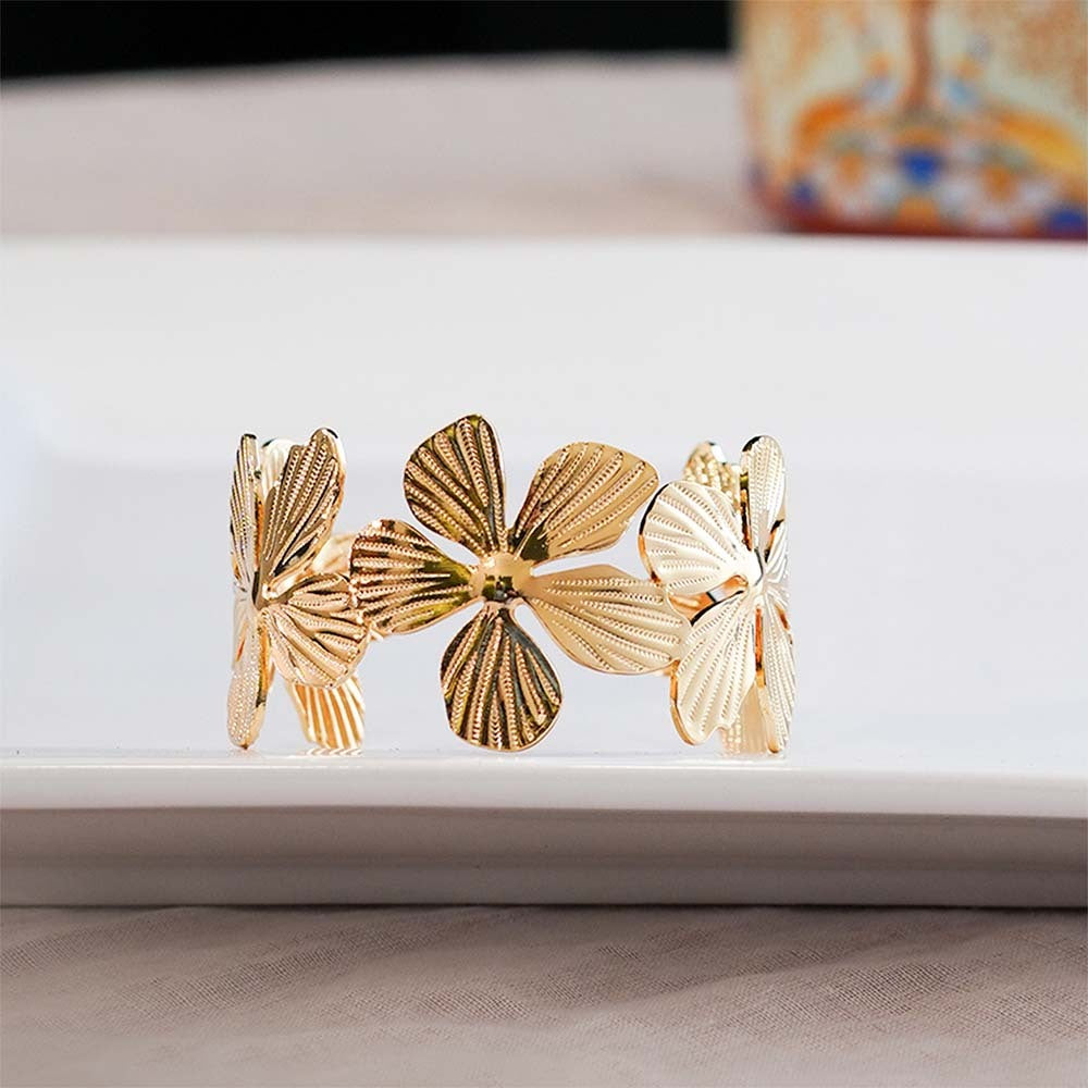 gold bracelet