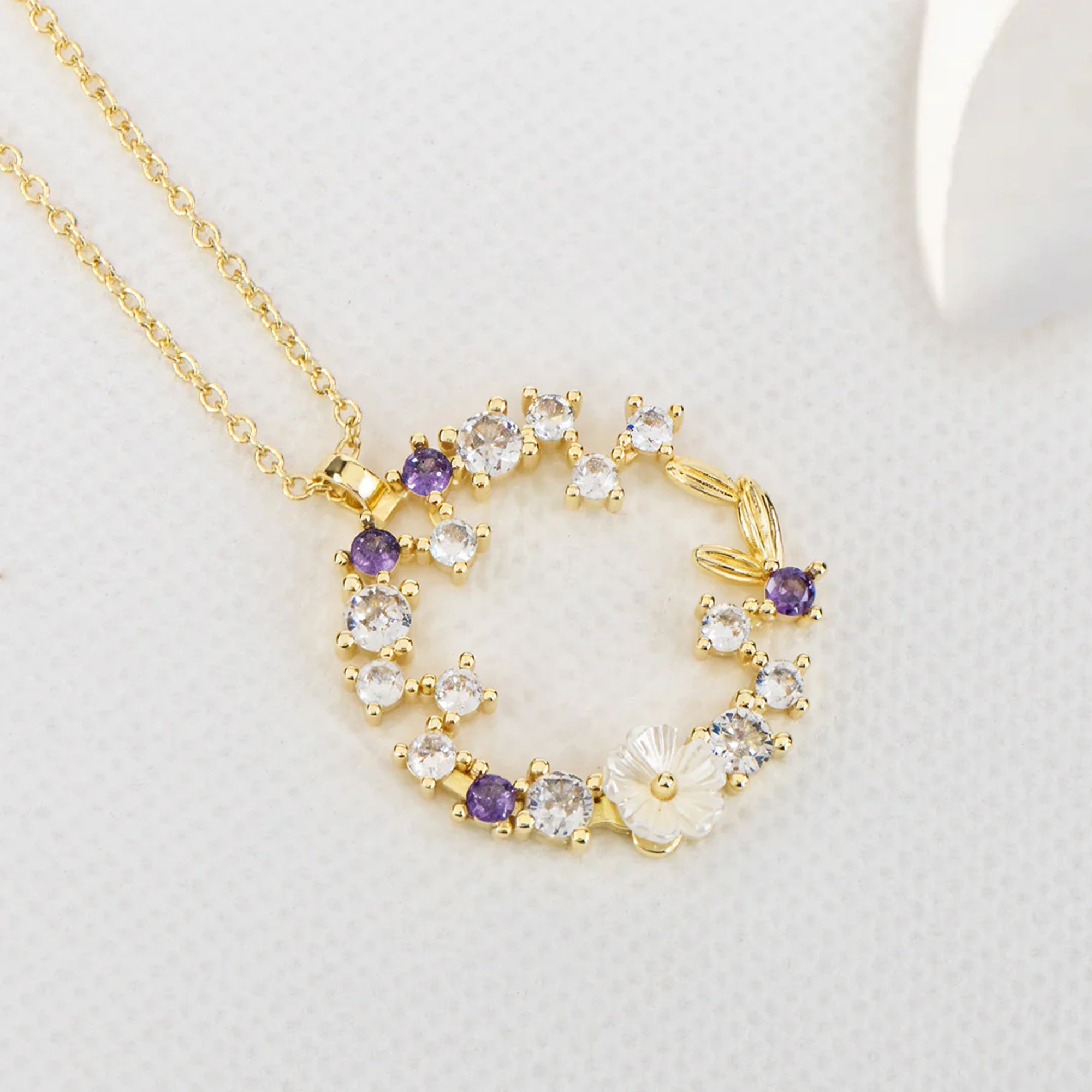gold chain necklace