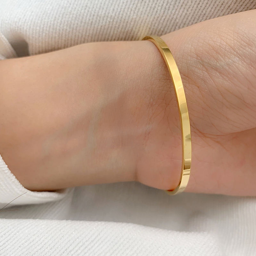 Elio Curve Gold Bangles(Set of 2)