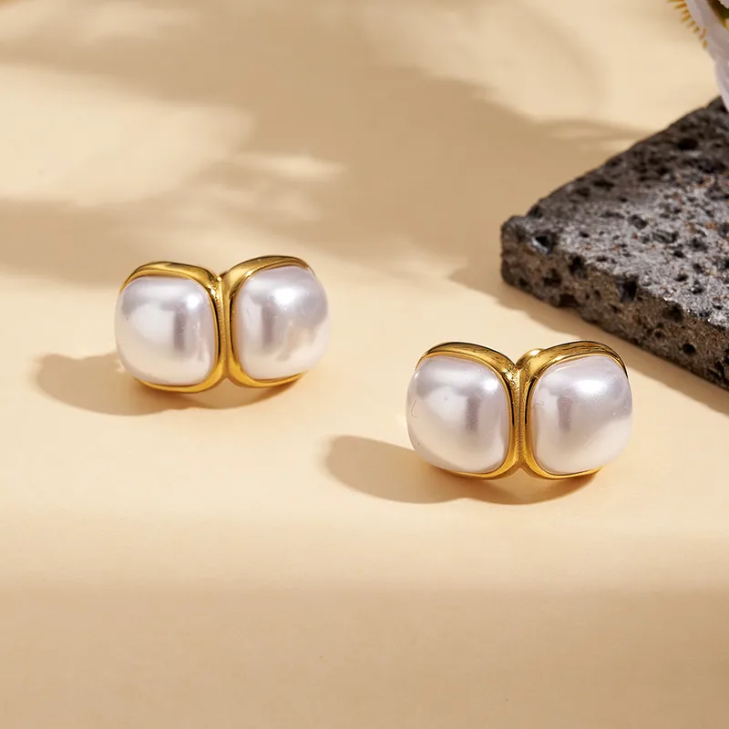 Dome Pearl Stud Earrings