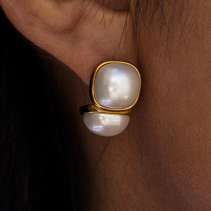 Dome Pearl Stud Earrings