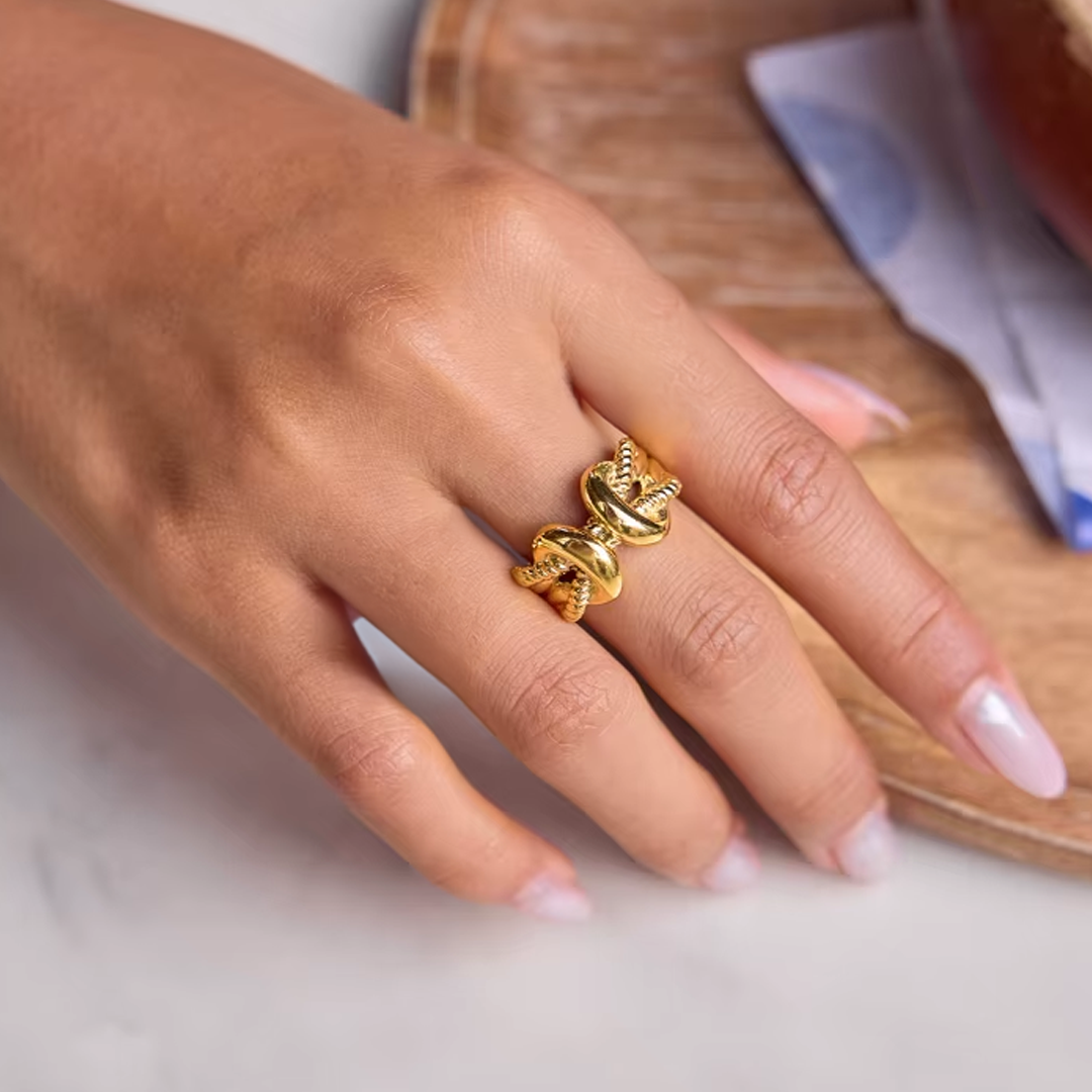 Zovia Bold Link Chain Ring For Women