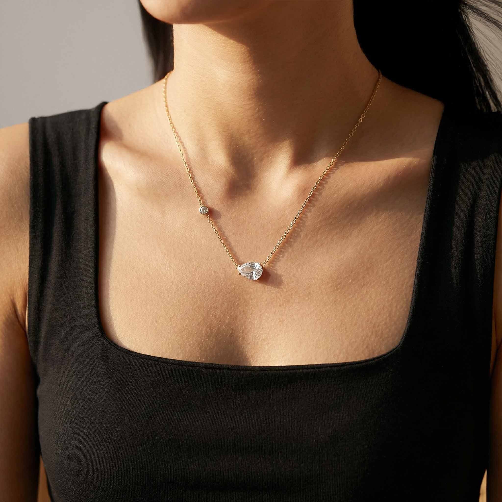 Lira Teardrop Pendant Necklace For Women