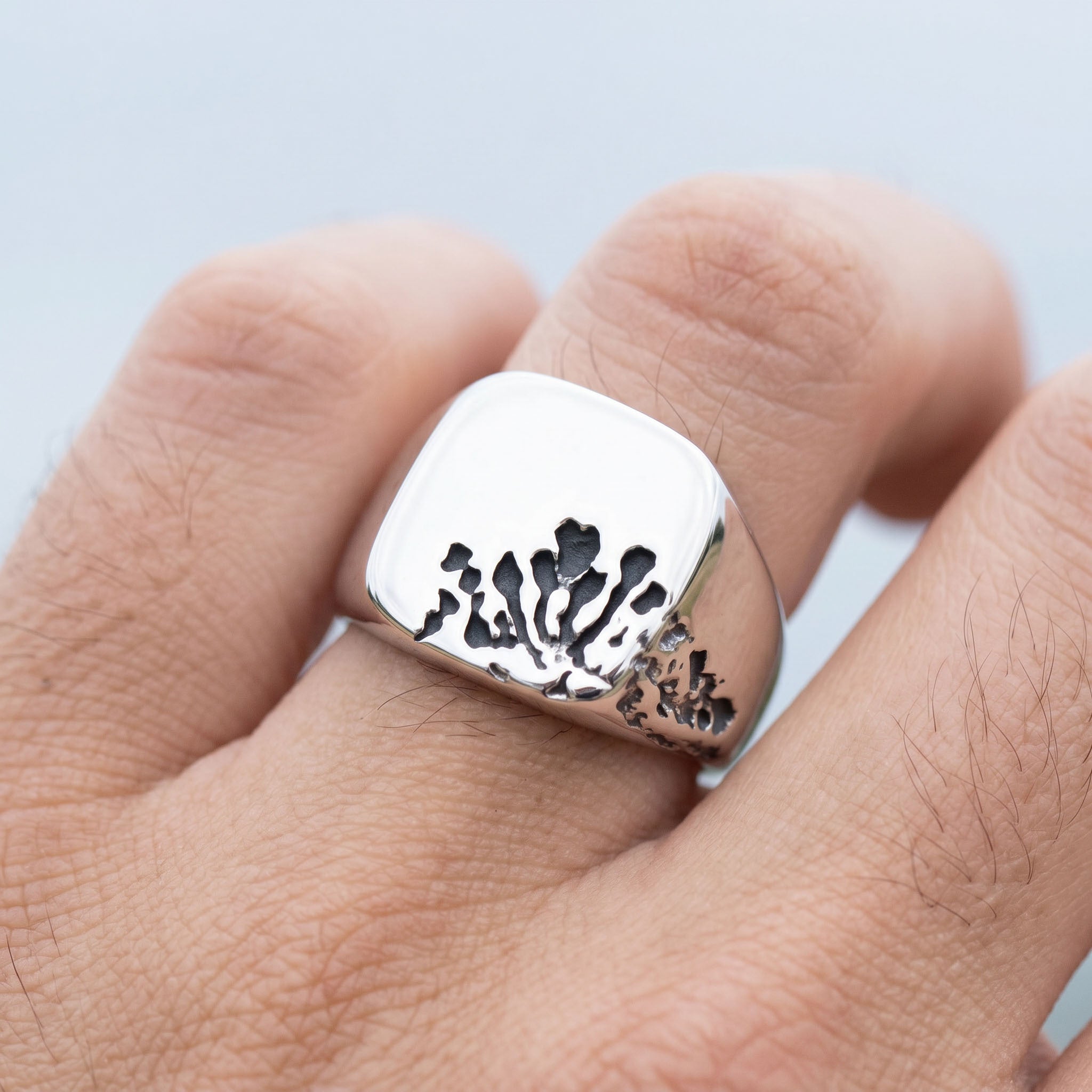 Varek Molten Men’s Signet Ring