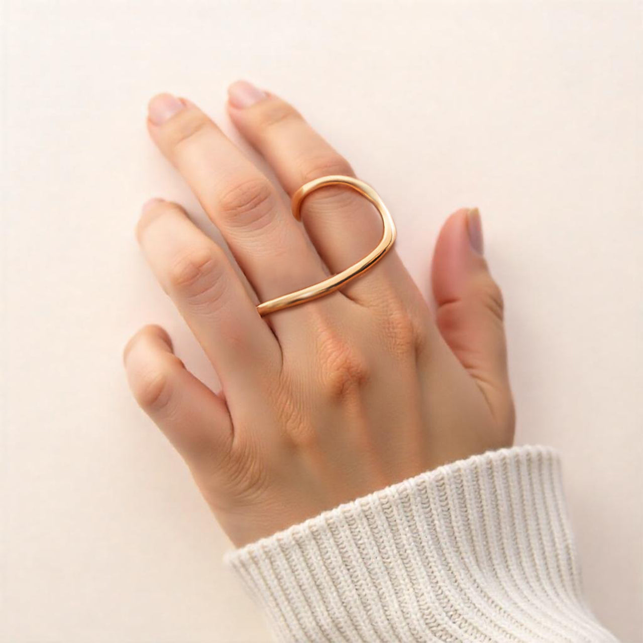 Vyxen Curve Ring