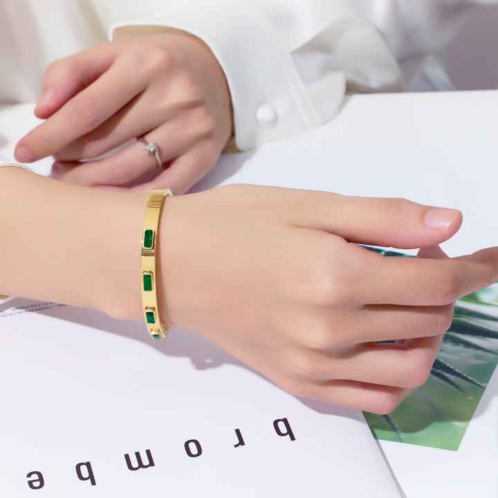 Elysia Emerald Charm Bangle