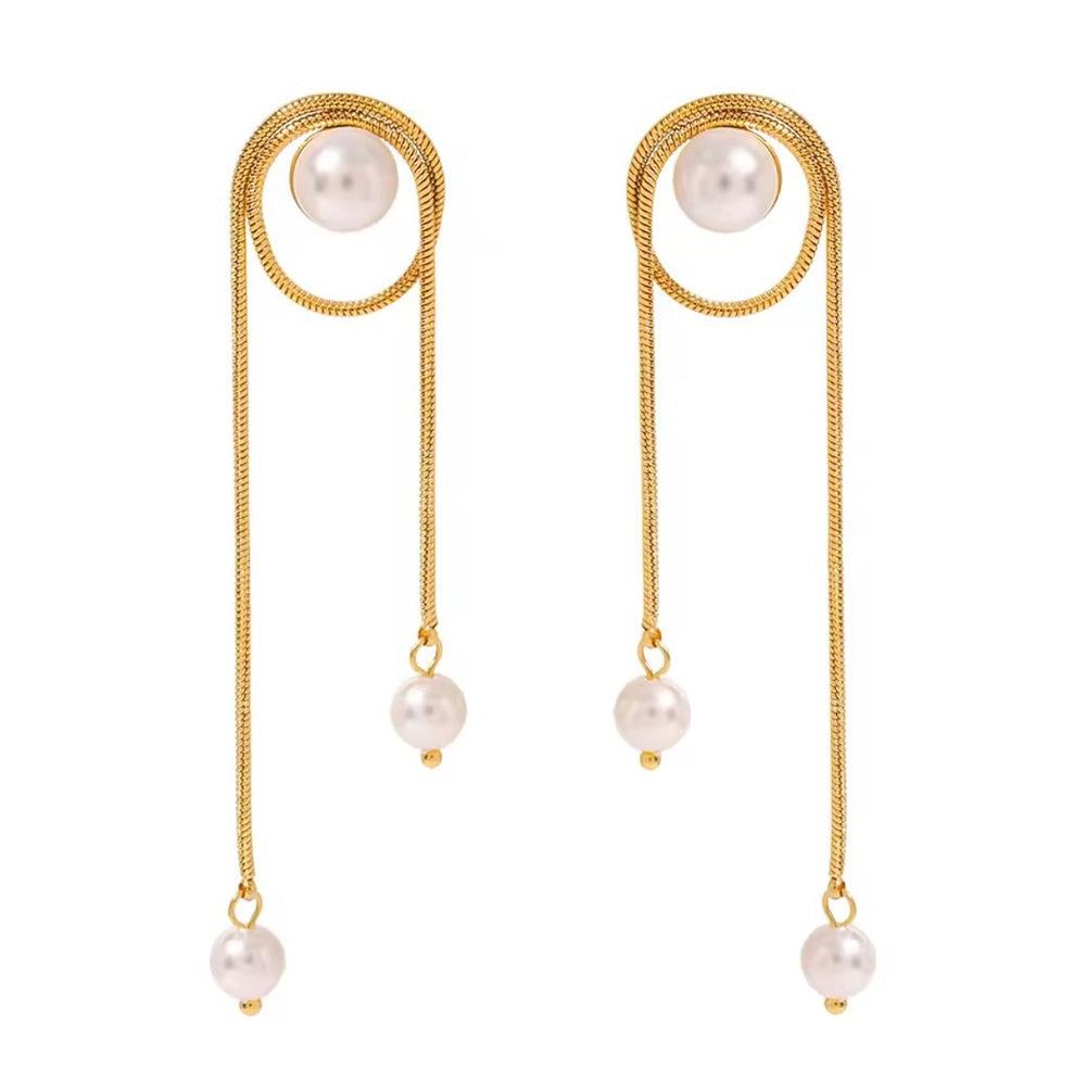 Drop pearl earrings