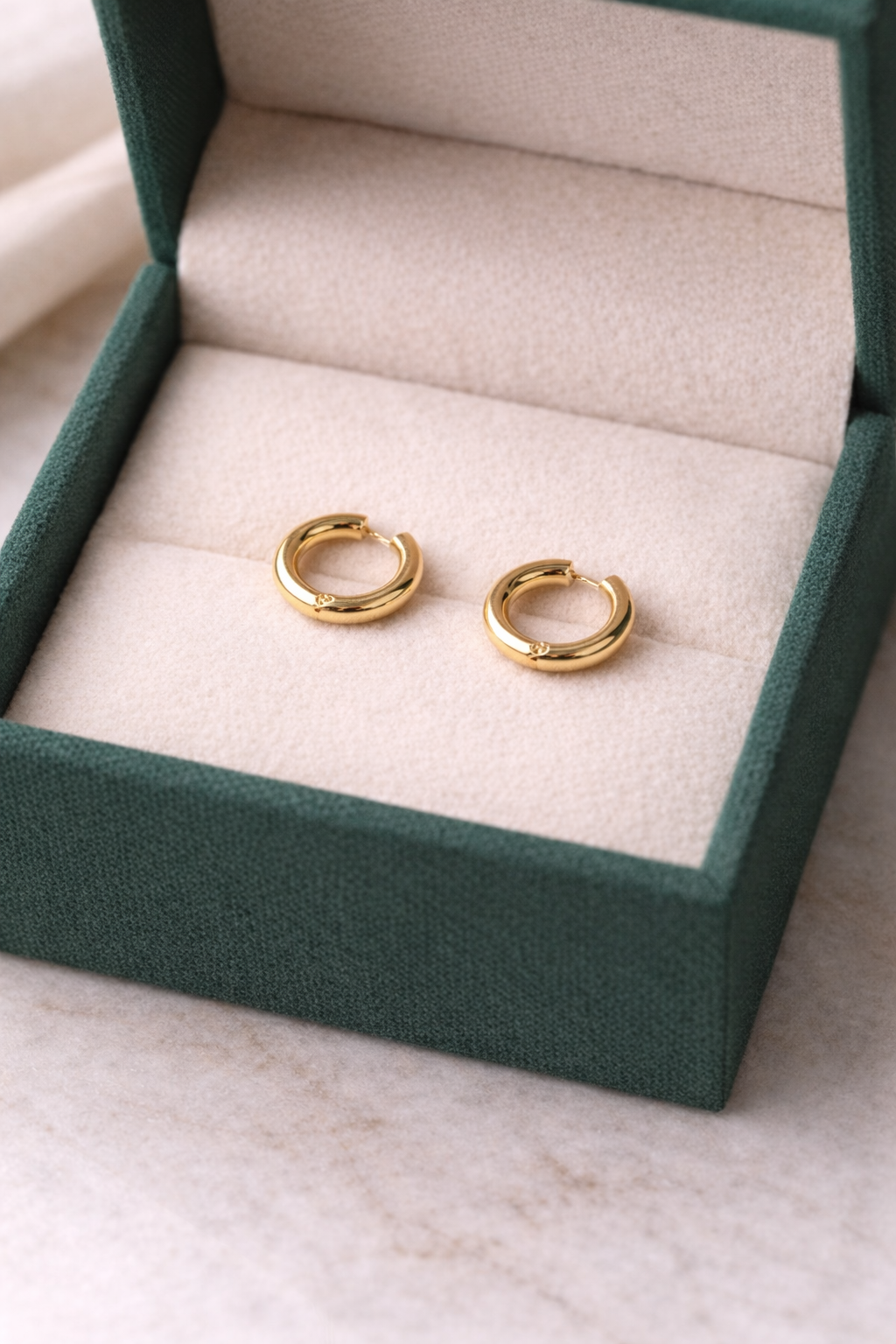 Aurum Loop Mini Huggies