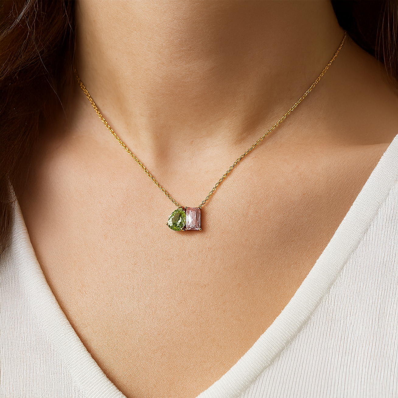 Necklace with a heart-shaped gemstone pendant 