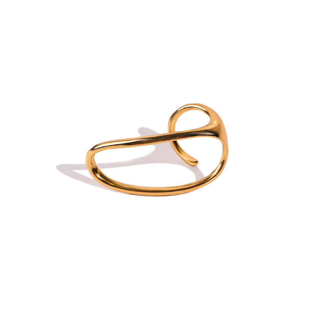 Gold ring 