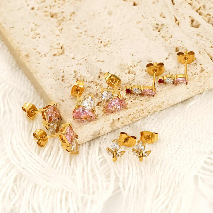 Gold gemstone earrings set 