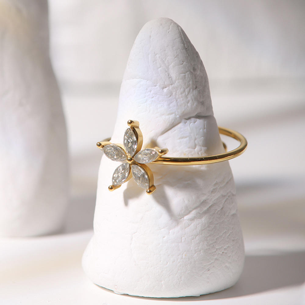 Elara Bloom Ring