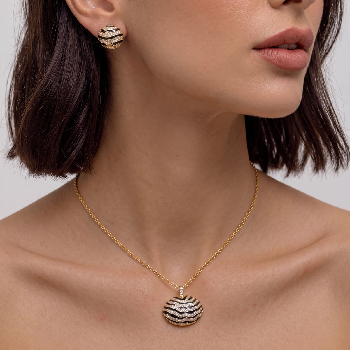 Zarika Luxe Two-In-One Earrings & Pendant