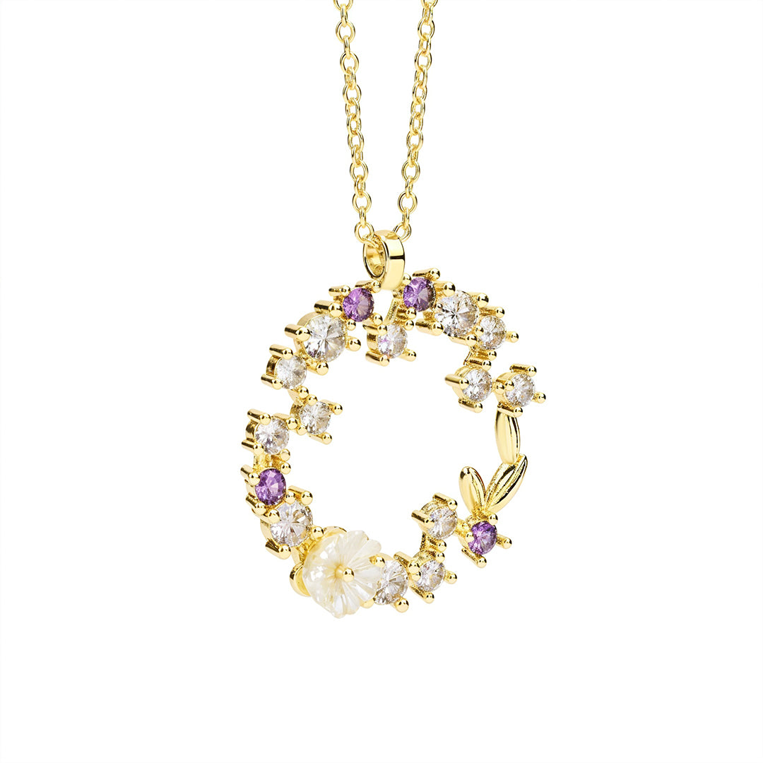 circle gold pendant