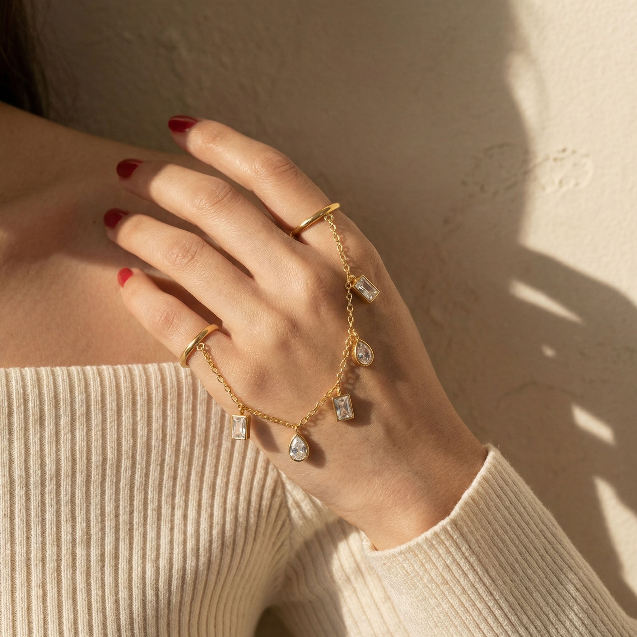 Cleo Drizzle Adjustable Chain Ring