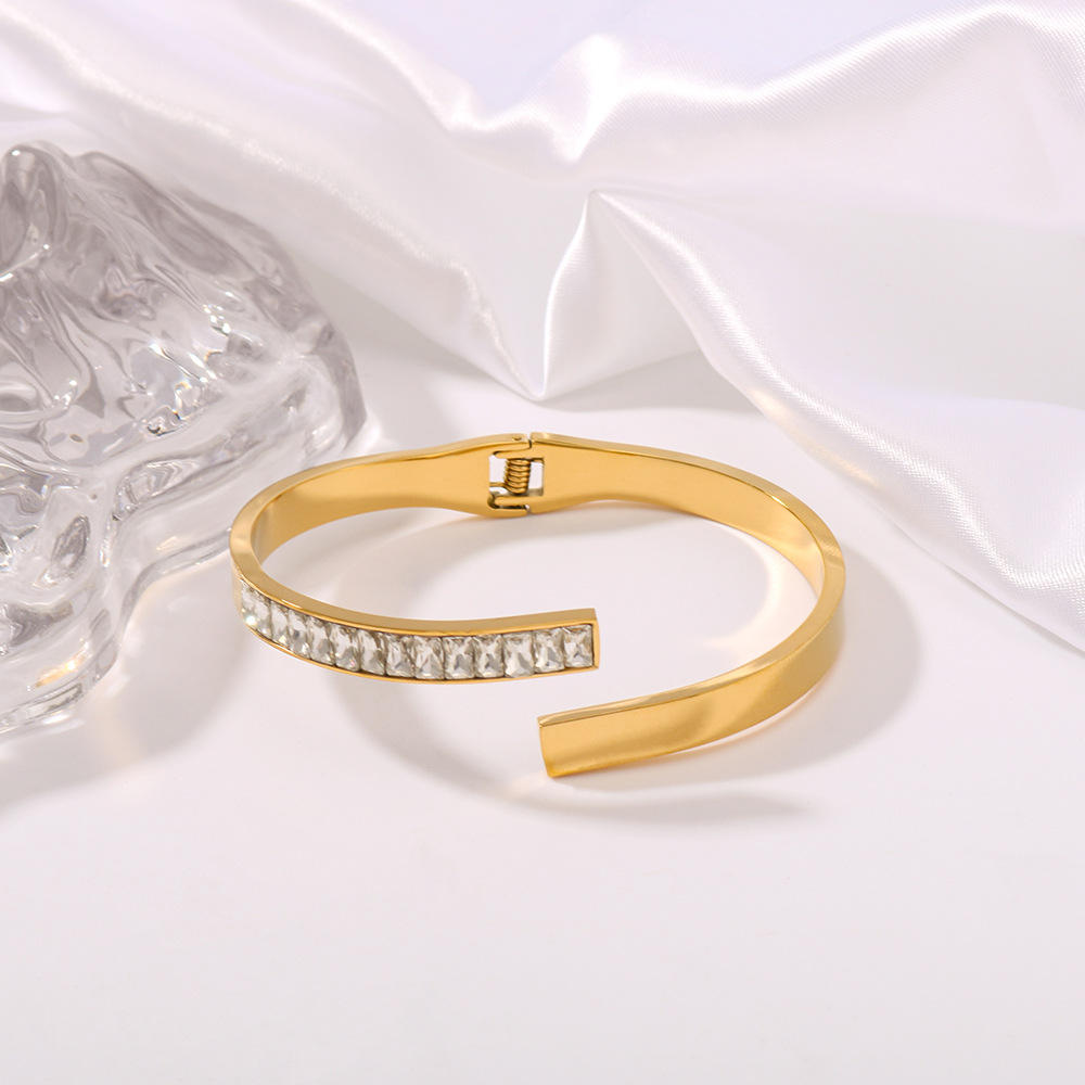 Leena Gold Plated  Bangle