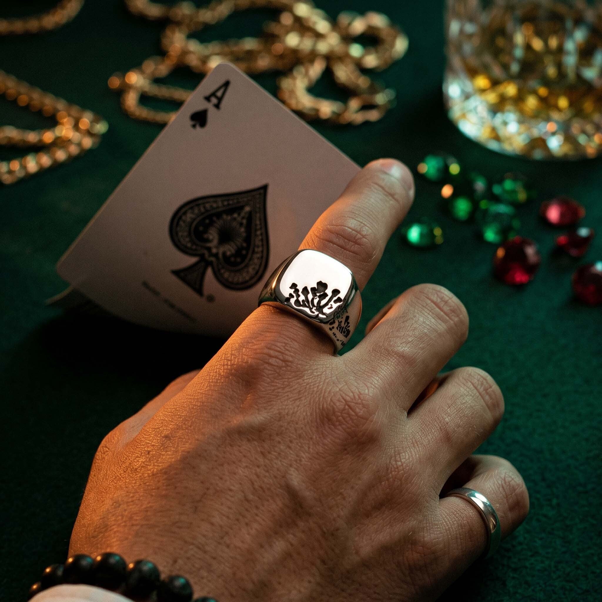 Varek Molten Men’s Signet Ring