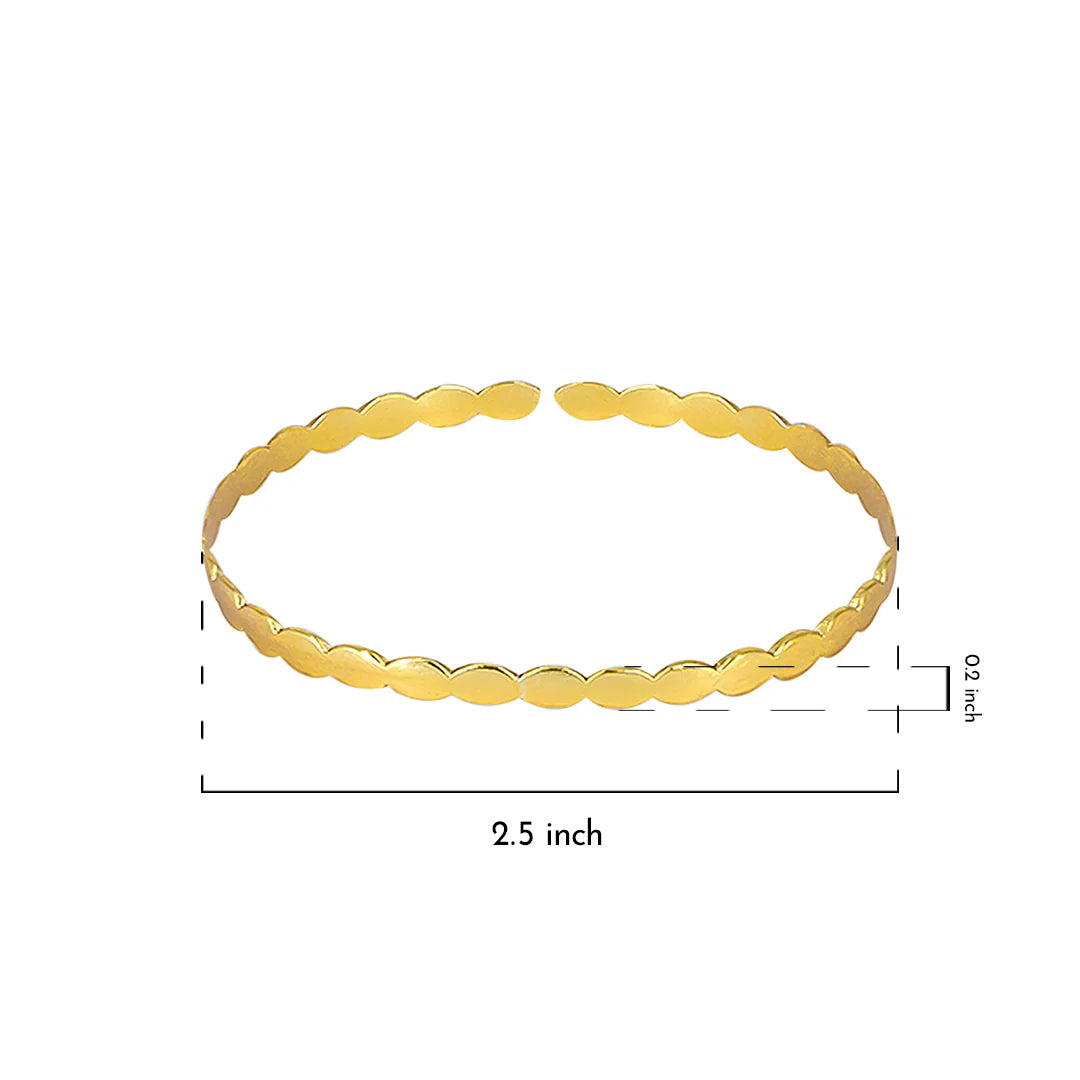 Stylish Scallop Textured Gold Bracelet