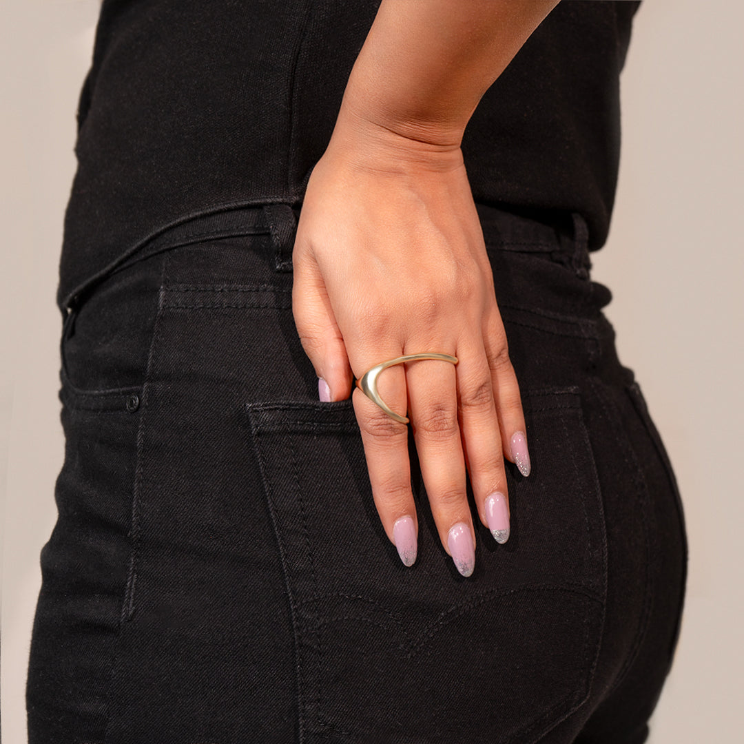 two figure ring 