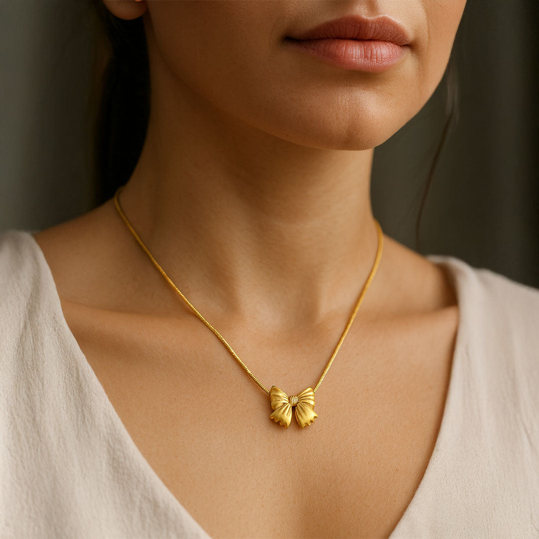 Mini Bow Herring bone Necklace in Gold